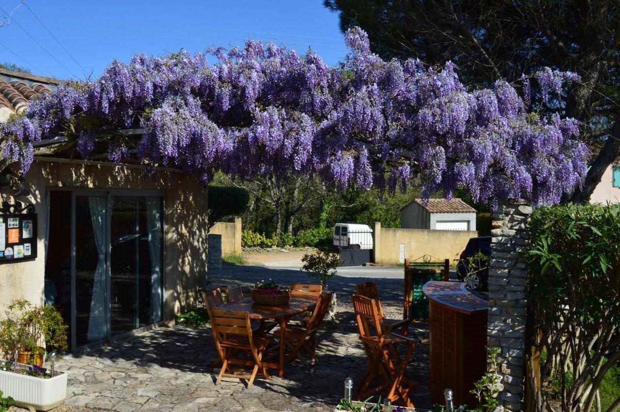Espace Loisirs Hotell Saint-Martin-dʼArdèche Exteriör bild