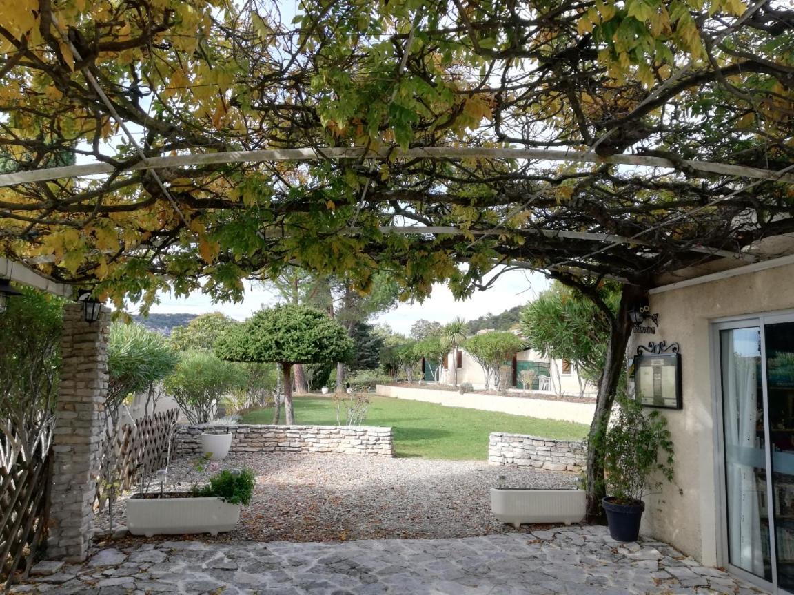 Espace Loisirs Hotell Saint-Martin-dʼArdèche Exteriör bild