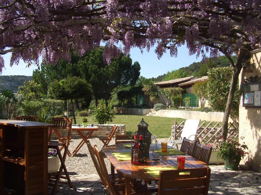 Espace Loisirs Hotell Saint-Martin-dʼArdèche Exteriör bild